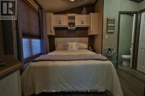 127 - 1024 County Road 12, Prince Edward County (Hallowell Ward), ON - Indoor Photo Showing Bedroom