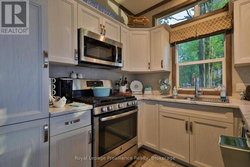 127 - 1024 County Road 12, Prince Edward County (Hallowell Ward), ON - Indoor Photo Showing Kitchen