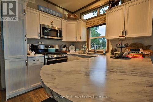 127 - 1024 County Road 12, Prince Edward County (Hallowell Ward), ON - Indoor Photo Showing Kitchen