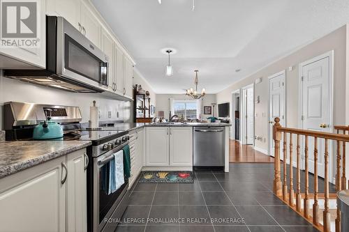 146 Britannia Crescent, Loyalist (Bath), ON - Indoor Photo Showing Kitchen