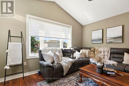 2054 Westmount Drive, Oakville (Wm Westmount), ON - Indoor Photo Showing Living Room
