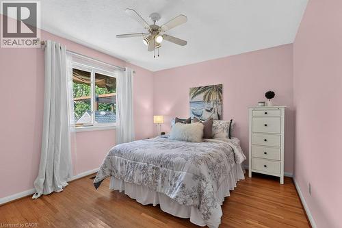 20 Cardinal Drive, Hamilton, ON - Indoor Photo Showing Bedroom