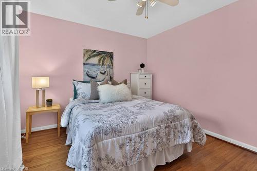 20 Cardinal Drive, Hamilton, ON - Indoor Photo Showing Bedroom