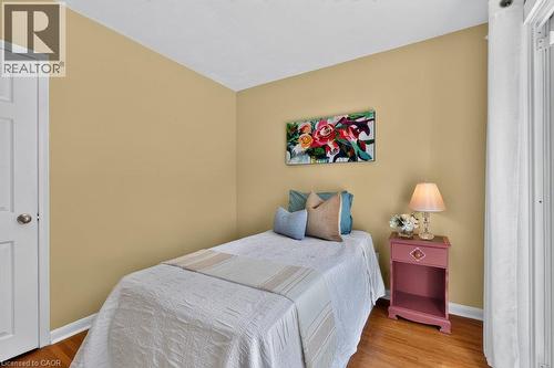 20 Cardinal Drive, Hamilton, ON - Indoor Photo Showing Bedroom