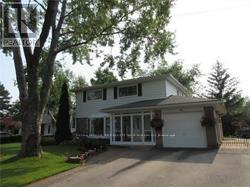54 ROBERTS CRESCENT  Brampton, ON L6W 1G8