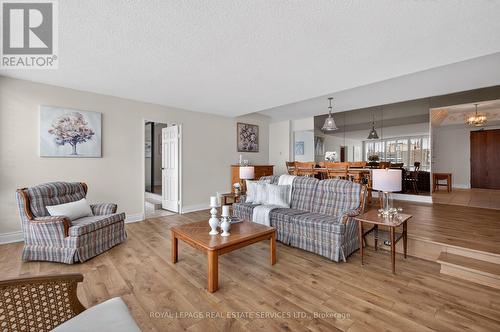1601 - 2180 Marine Drive, Oakville, ON - Indoor Photo Showing Living Room