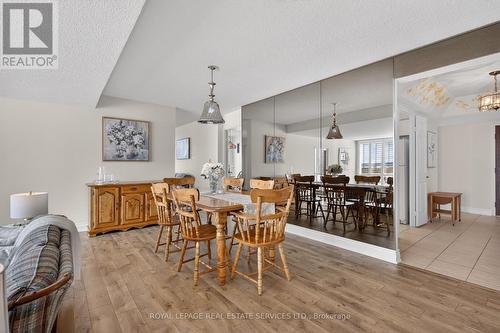 1601 - 2180 Marine Drive, Oakville, ON - Indoor Photo Showing Other Room