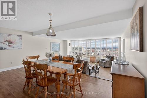 1601 - 2180 Marine Drive, Oakville, ON - Indoor Photo Showing Dining Room