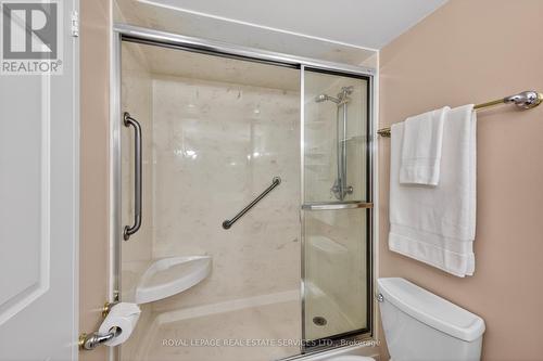 1601 - 2180 Marine Drive, Oakville, ON - Indoor Photo Showing Bathroom