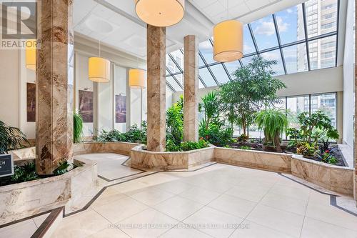 1601 - 2180 Marine Drive, Oakville, ON - Indoor Photo Showing Other Room