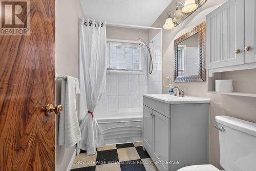 2871 Burbrook Road, Kingston (City North Of 401), ON - Indoor Photo Showing Bathroom