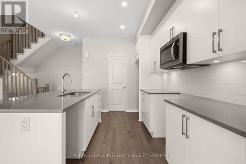 79 Rawah Private W, Ottawa, ON - Indoor Photo Showing Kitchen