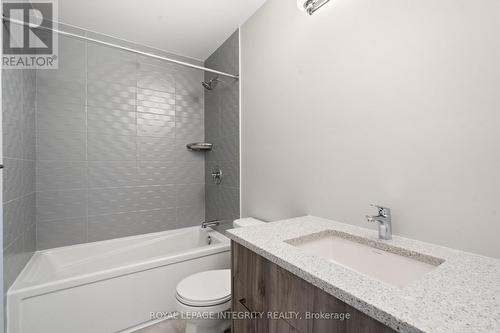 79 Rawah Private W, Ottawa, ON - Indoor Photo Showing Bathroom
