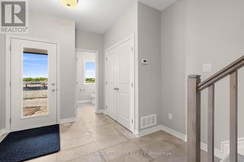 79 Rawah Private W, Ottawa, ON - Indoor Photo Showing Other Room