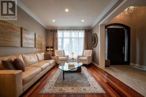 2367 Eighth Line, Oakville, ON - Indoor Photo Showing Living Room