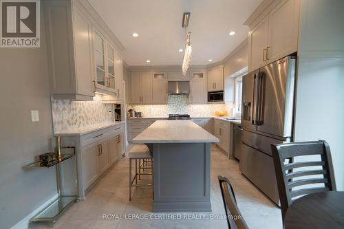 2367 Eighth Line, Oakville, ON - Indoor Photo Showing Kitchen With Upgraded Kitchen
