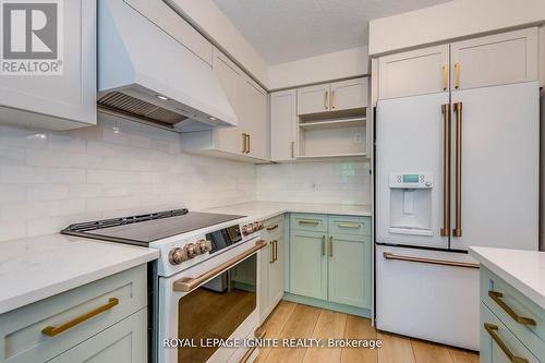 64 Templewood Drive, Kitchener, ON - Indoor Photo Showing Kitchen