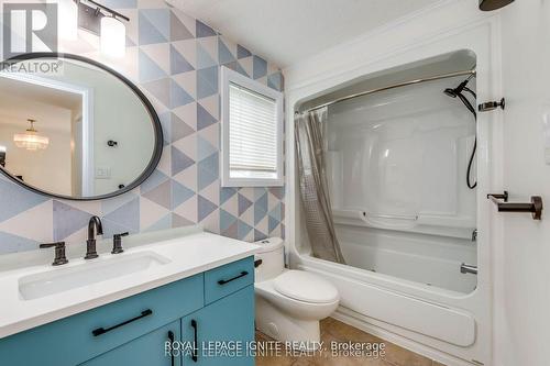 64 Templewood Drive, Kitchener, ON - Indoor Photo Showing Bathroom