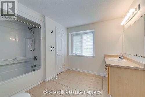 64 Templewood Drive, Kitchener, ON - Indoor Photo Showing Bathroom