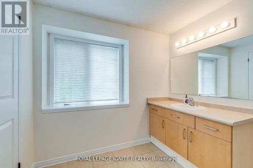 64 Templewood Drive, Kitchener, ON - Indoor Photo Showing Bathroom