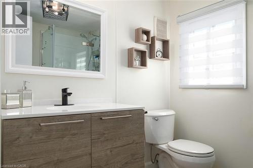 580 Beaver Creek Road Unit# 189, Waterloo, ON - Indoor Photo Showing Bathroom