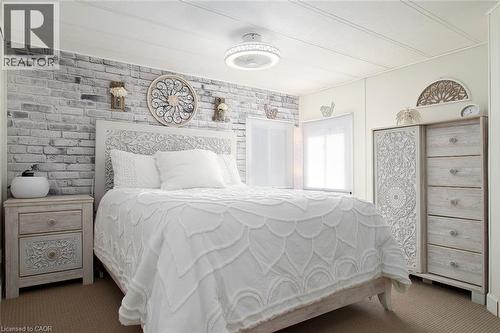 580 Beaver Creek Road Unit# 189, Waterloo, ON - Indoor Photo Showing Bedroom