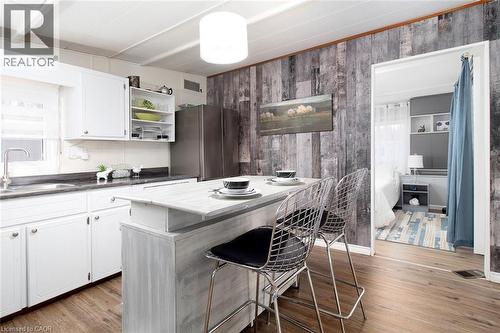 580 Beaver Creek Road Unit# 189, Waterloo, ON - Indoor Photo Showing Kitchen