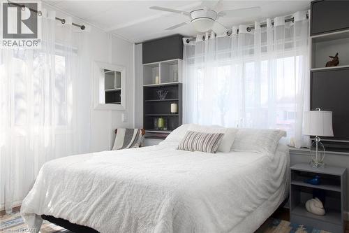 580 Beaver Creek Road Unit# 189, Waterloo, ON - Indoor Photo Showing Bedroom
