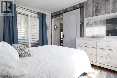 580 Beaver Creek Road Unit# 189, Waterloo, ON - Indoor Photo Showing Bedroom