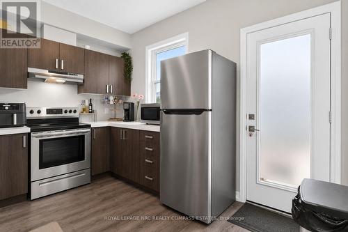 119 - 6705 Cropp Street, Niagara Falls (Morrison), ON - Indoor Photo Showing Kitchen