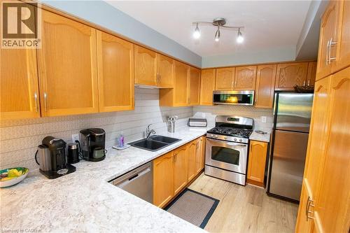 24 Walker Court, Grimsby, ON - Indoor Photo Showing Kitchen With Double Sink