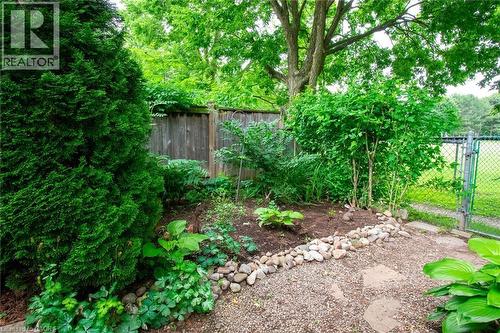 24 Walker Court, Grimsby, ON - Outdoor