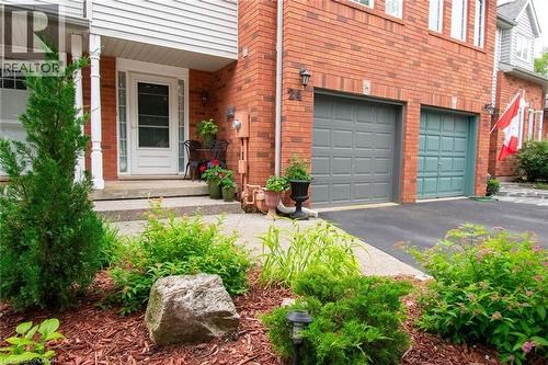 24 Walker Court, Grimsby, ON - Outdoor