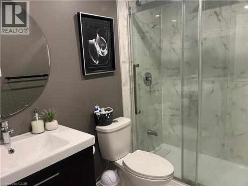252 Raymond Road Unit# Lower, Ancaster, ON - Indoor Photo Showing Bathroom