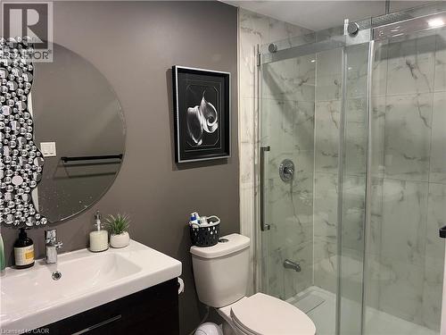 252 Raymond Road Unit# Lower, Ancaster, ON - Indoor Photo Showing Bathroom