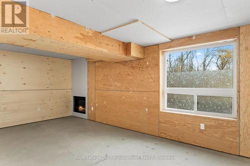 17 Old Trafford Drive, Trent Hills (Hastings), ON - Indoor Photo Showing Garage