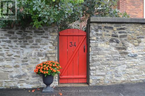 Entry to courtyard - 34 Water Street W, Brockville, ON - Outdoor