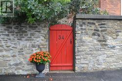 Entry to courtyard - 