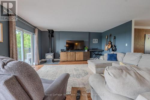 11327 Highway 17, West Nipissing (Sturgeon Falls), ON - Indoor Photo Showing Living Room