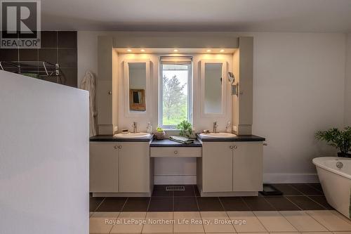 11327 Highway 17, West Nipissing (Sturgeon Falls), ON - Indoor Photo Showing Bathroom