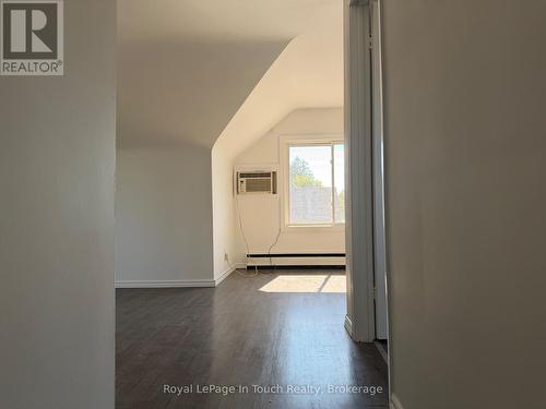 519 Yonge Street, Midland, ON - Indoor Photo Showing Other Room