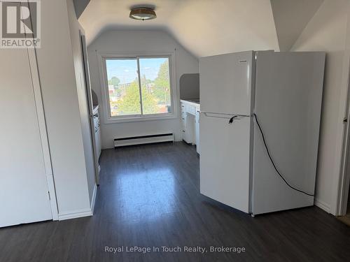 519 Yonge Street, Midland, ON - Indoor Photo Showing Other Room