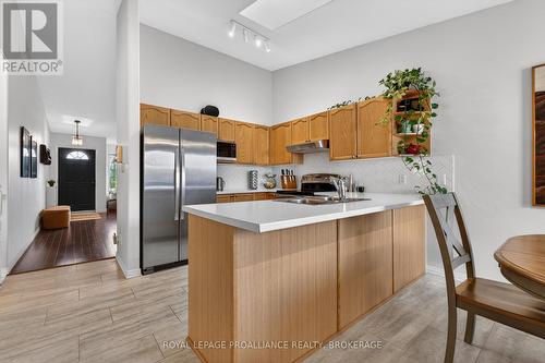 964 Rainbow Crescent, Kingston (Kingston East (Incl Barret Crt)), ON - Indoor Photo Showing Kitchen
