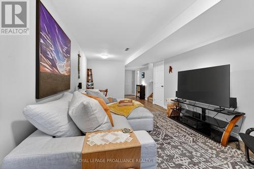 964 Rainbow Crescent, Kingston (Kingston East (Incl Barret Crt)), ON - Indoor Photo Showing Living Room