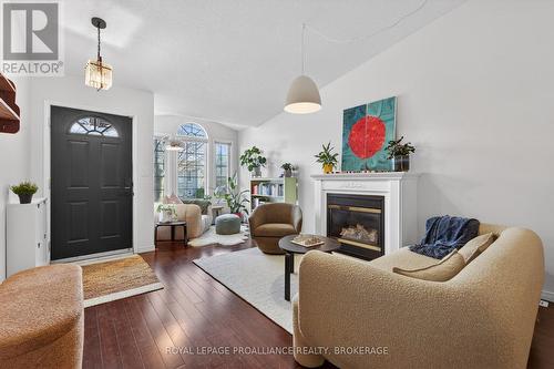 964 Rainbow Crescent, Kingston (Kingston East (Incl Barret Crt)), ON - Indoor Photo Showing Living Room With Fireplace