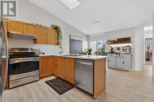 964 Rainbow Crescent, Kingston (Kingston East (Incl Barret Crt)), ON - Indoor Photo Showing Kitchen