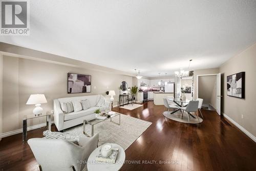 21 - 5530 Glen Erin Drive, Mississauga, ON - Indoor Photo Showing Living Room
