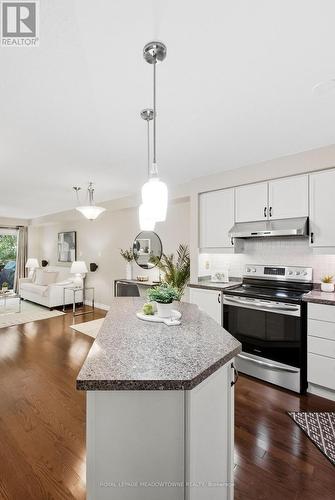 21 - 5530 Glen Erin Drive, Mississauga, ON - Indoor Photo Showing Kitchen