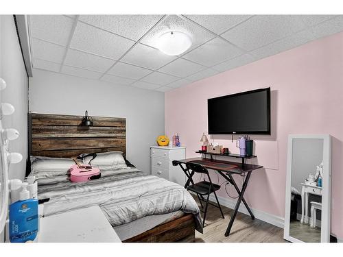 13 The Green Road, Upper Island Cove, NL - Indoor Photo Showing Bedroom