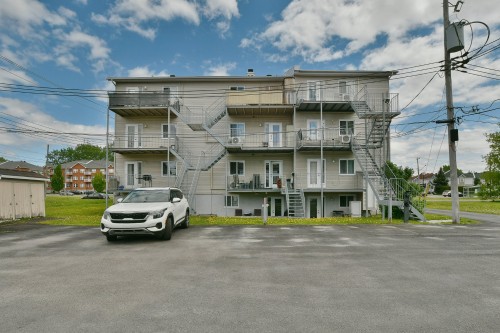 Face arrière - 301-14595 Rue Sherbrooke E., Montréal (Rivière-Des-Prairies/Pointe-Aux-Trembles), QC - Outdoor